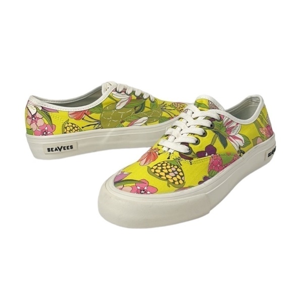 Trina Turk Legend Sneaker Women's 7 Cotton Canvas Yellow Multi Floral - Picture 1 of 13